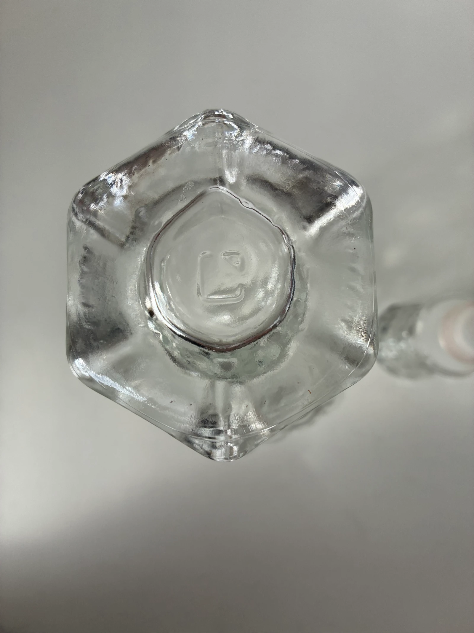 Vintage glass carafe grape pattern 1970s with original stopper – photo 8